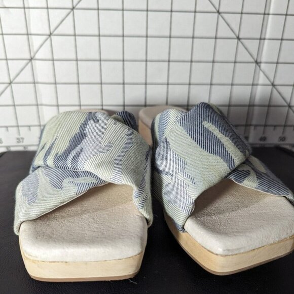 NEW- Womens Sanctuary Lively Block Heel Cross Strap Slides Camo Print - Picture 3 of 7